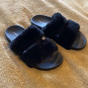 Super cute fuzzy slip ons